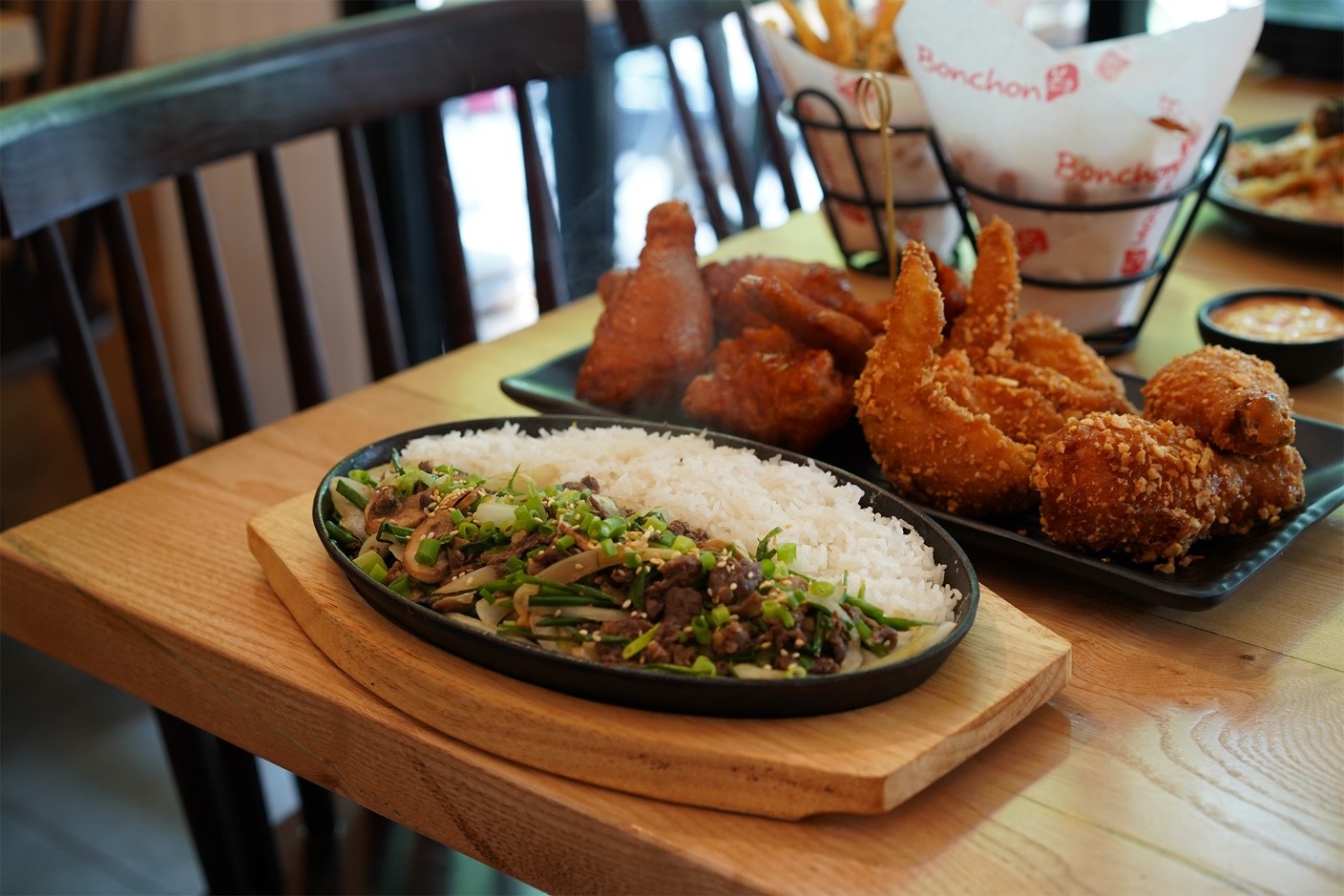 Thử ngay quán gà rán Hàn Quốc Bonchon ngon "nức lòng" với giá rất hời