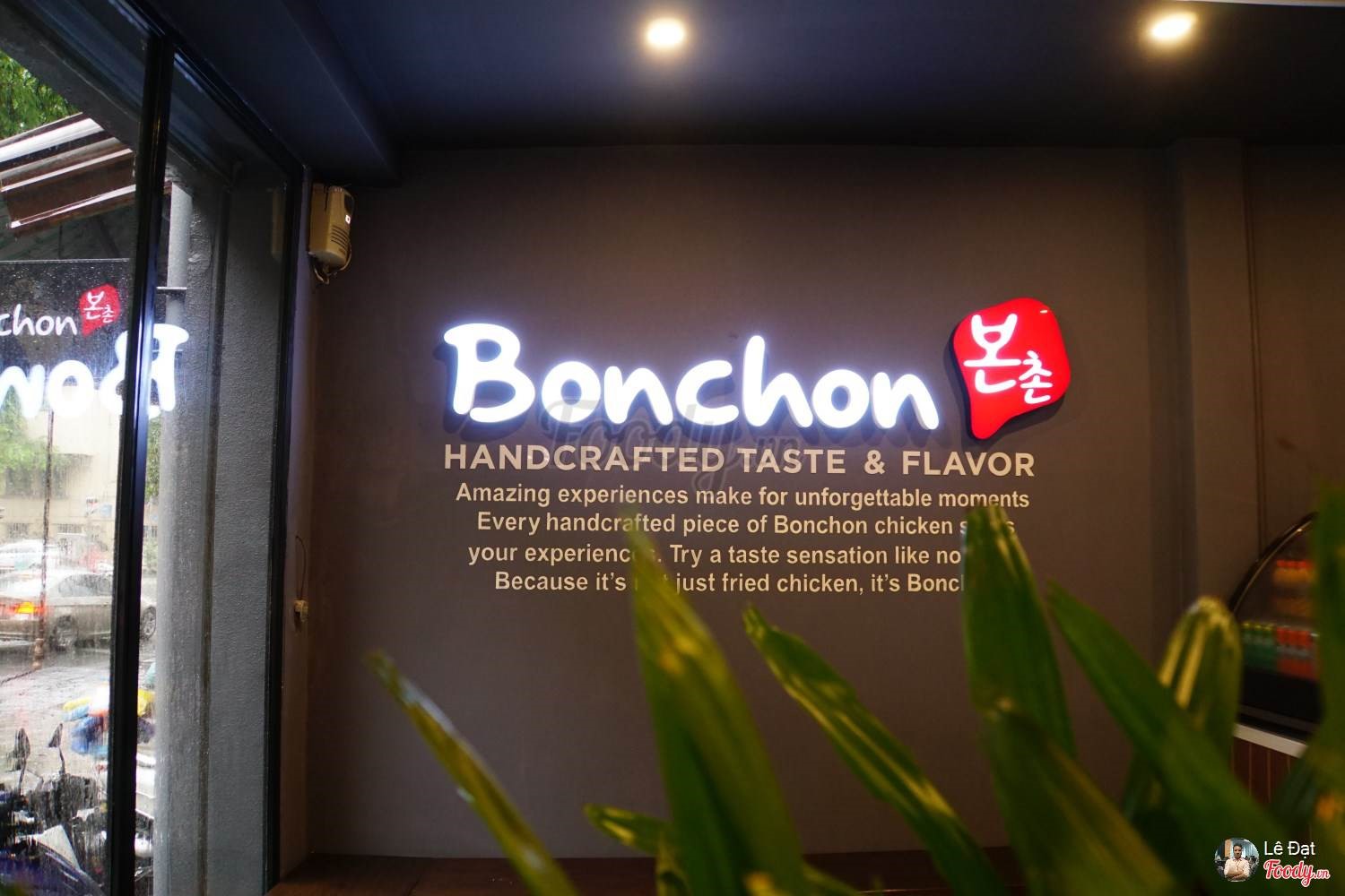 Review gà rán Hàn Quốc Bonchon đang gây sốt ở TP. HCM hiện nay 