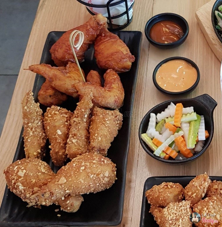 Review gà rán Hàn Quốc Bonchon đang gây sốt ở TP. HCM hiện nay 