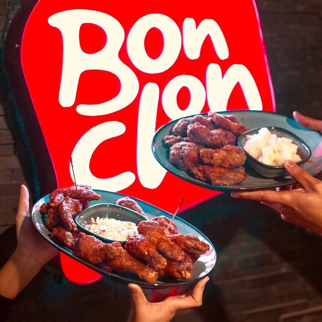 Thưởng thức gà giòn Bonchon thơm nức, lạ miệng ở Hà Nội